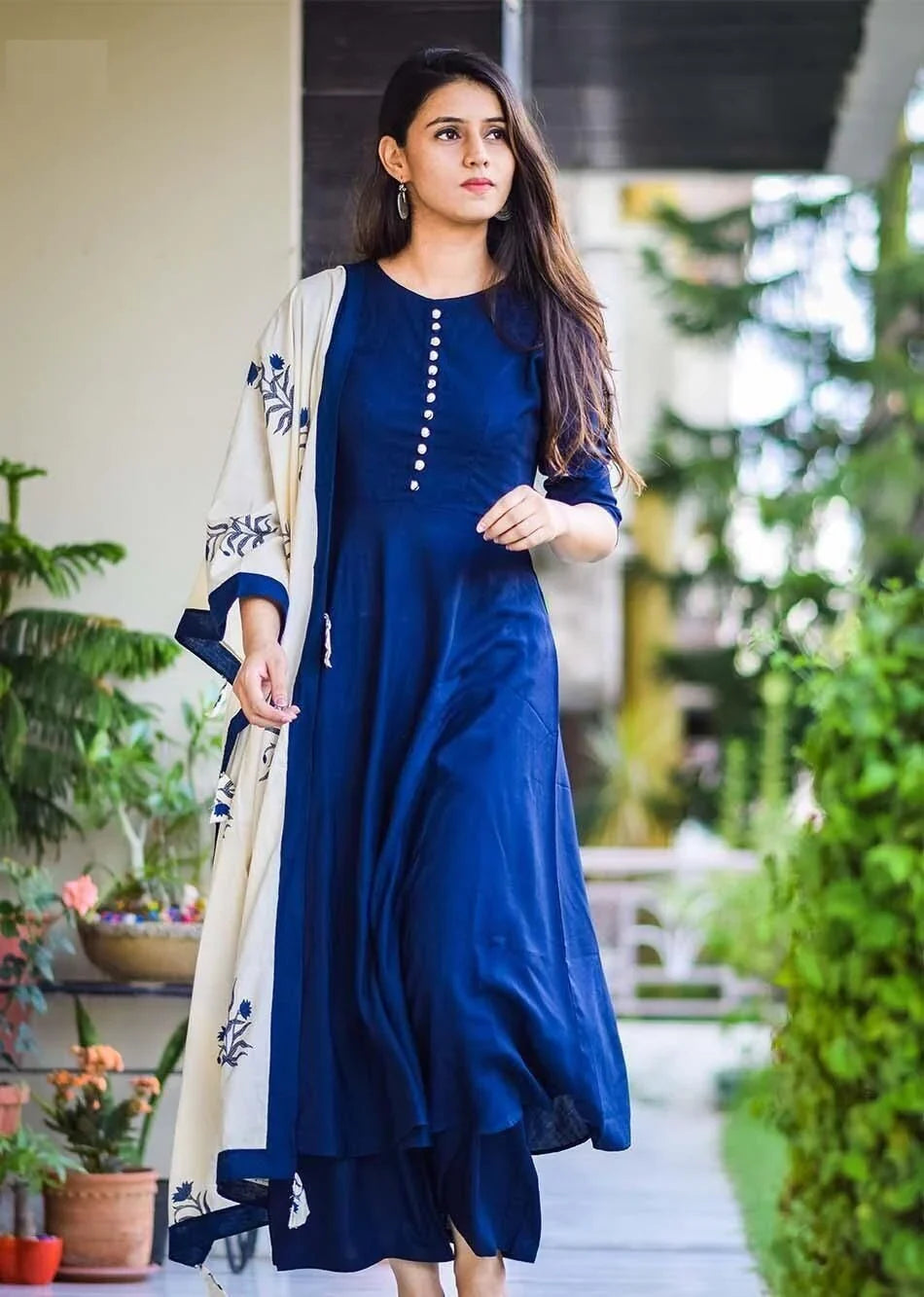 Beautiful Graceful Women Kurta Sets